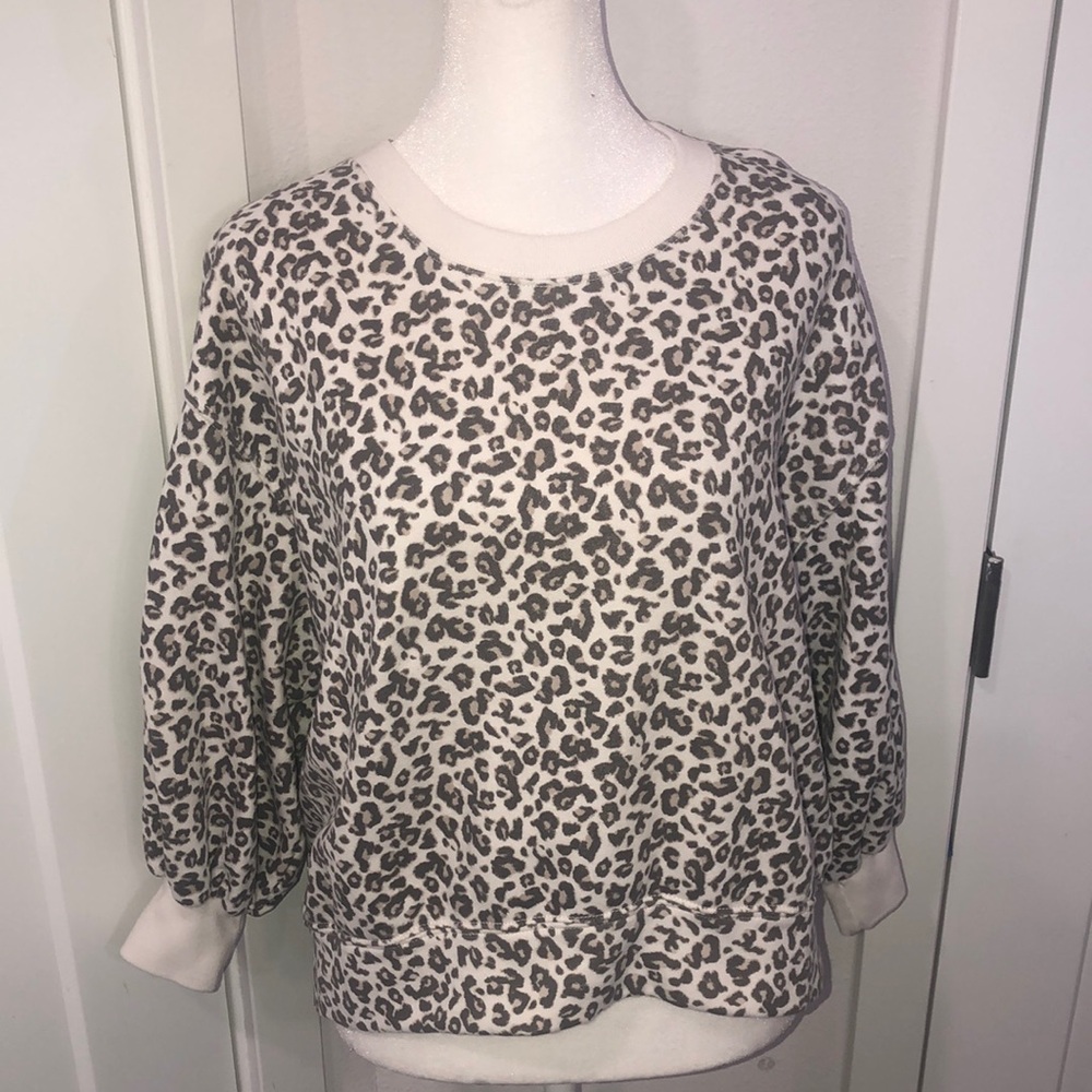 Ambercombie & Fitch Women’s
| Sweatshirt| Size S. Leopard print animal print